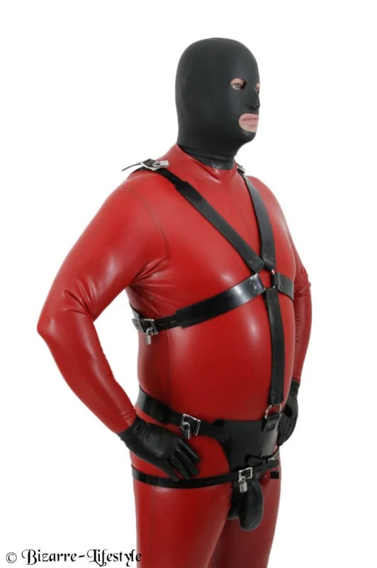 Chastitybeltformenw.harnessa.inflatableplugMadetomeasureblacklockableBigL=14cm,Ø=5,4cm-10cmwith11lockschromed