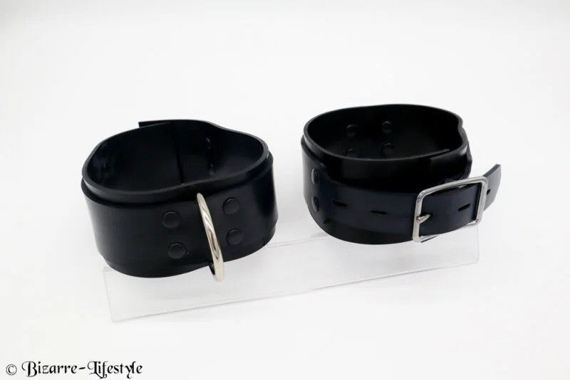 Collar5,5cmwithD-RingoptionlockableMnotlockablewithoutlocks