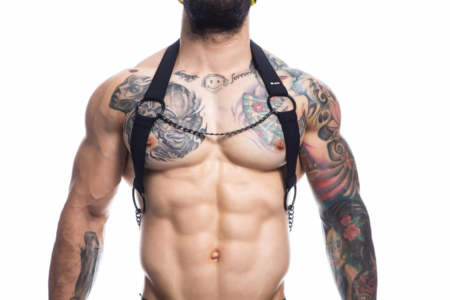 Cut4MenBrustHarness03