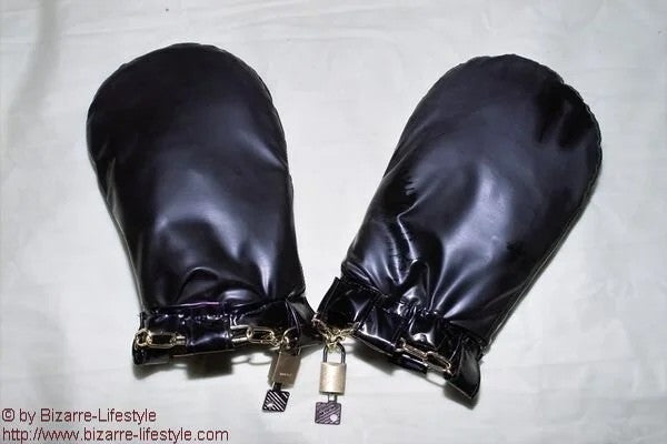 LatexmittenspaddedsizeuniblackWristslockablewith2lockchromed