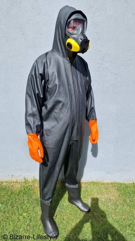 Completelywaterproofandwide-cutPVCoverallwithhood(withoutgasmask)