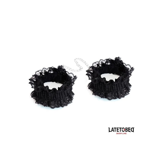 ELASTISCHEHANDFESSELNAUSSPITZESCHWARZVONLATETOBEDBDSMLINE