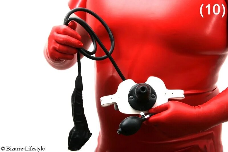 Equipmentforsystemgagheadharness(frontpanelwithinflatablegag,tubeandanatomicaltesticlecondom)