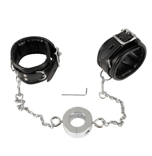 fetishCollectionHandschellenundPenisring