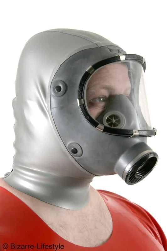 FinnishpanoramagasmaskM-71withhood
