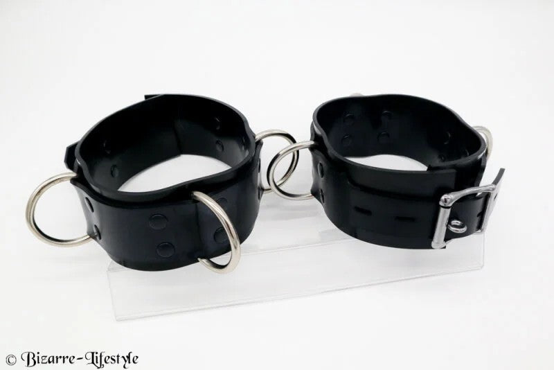 GummiHalsband5,5cmbreitmit3D-RingeMaßanfertigungabschließbarohneSchlösser