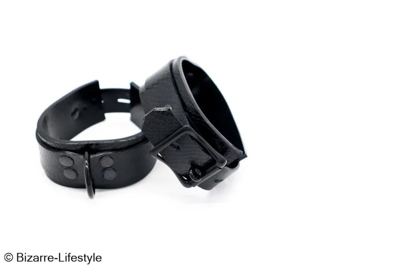 Latexfeetcuffsblack-Crocolockable