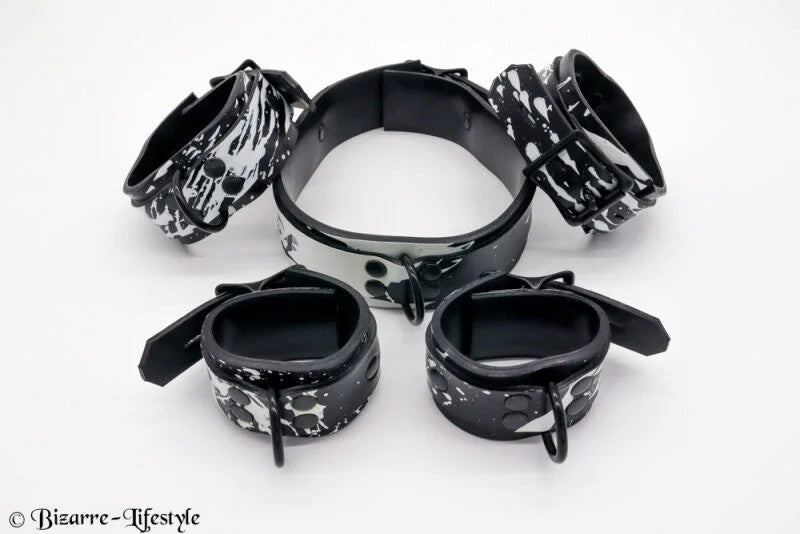LatexFesselsetUnikateschwarz/weißabschließbarMaßanfertigungabschließbarmit5Schlösserverchromt